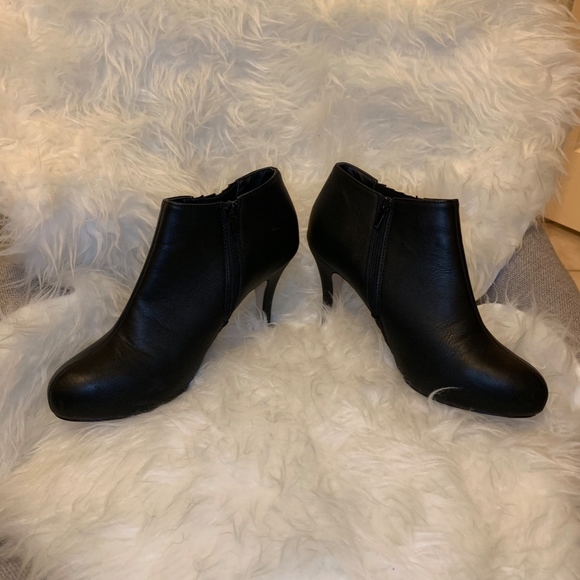 Madden Girl Heals - Picture 2 of 4